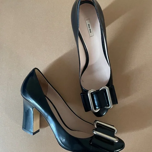 Miu Miu Black Patent Leather Bow Buckle Block Heel Pumps - Picture 1 of 5